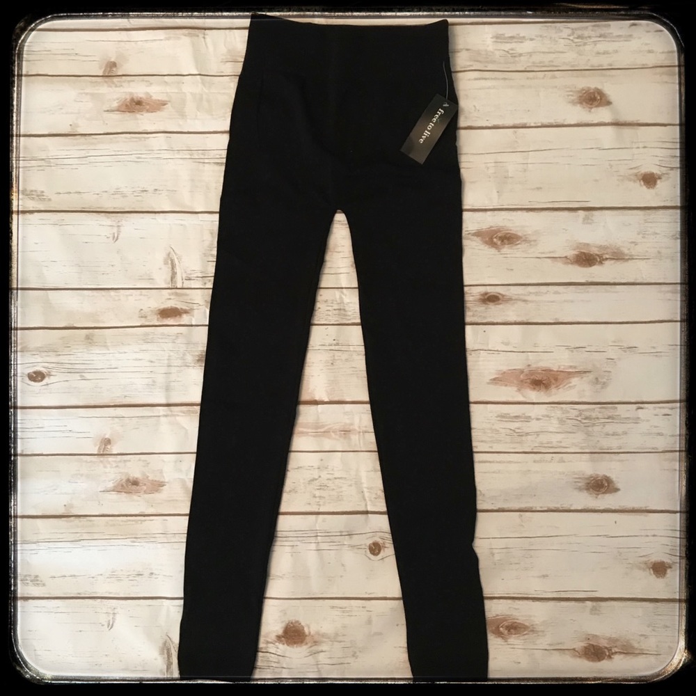 🦋 NWT Black Fleece Lined Leggings